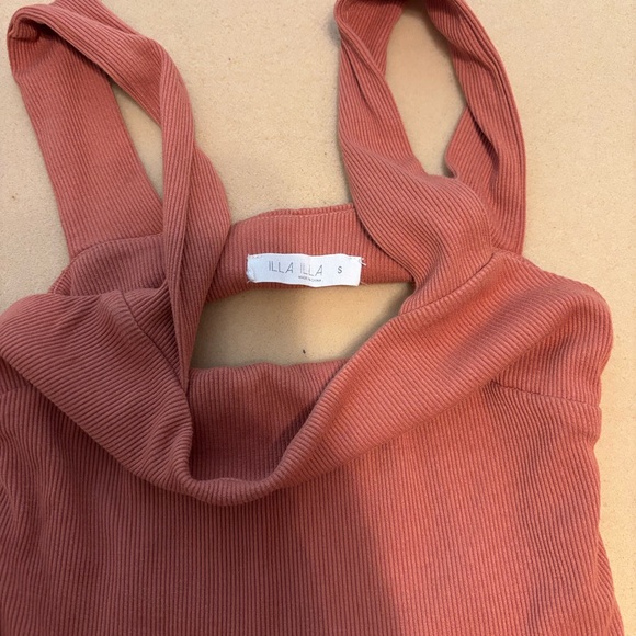 Open Back Ribbed Tank Top - Picture 2 of 3